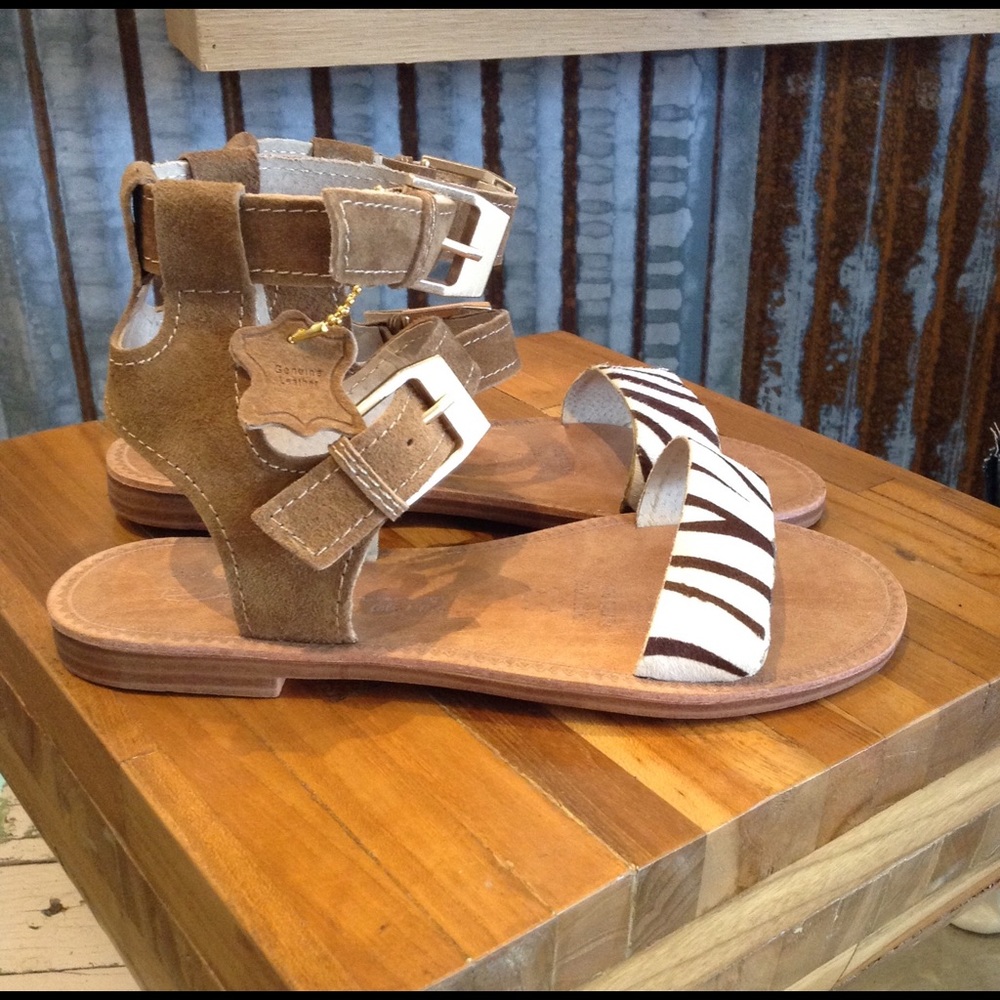 Ada Animal Print Sandal - Picture 2 of 4